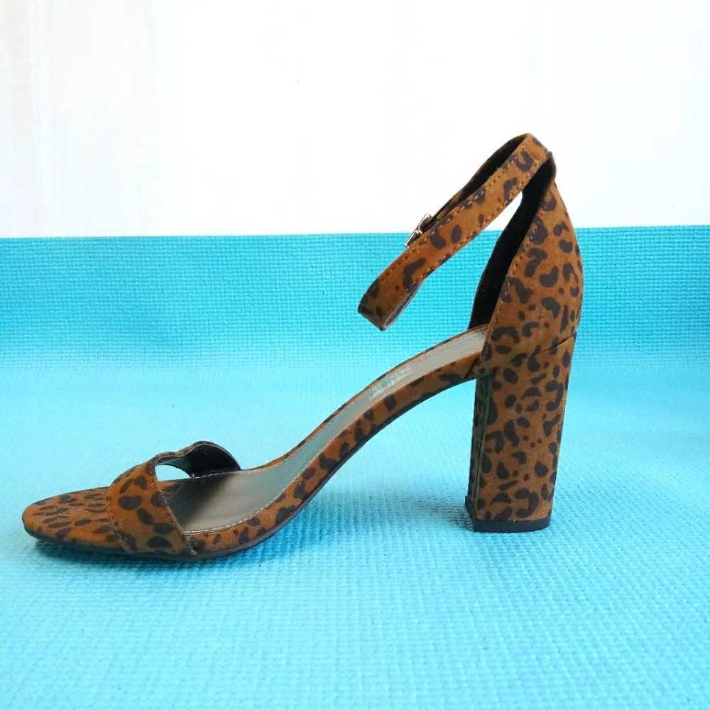 NEW Worthington Leopard Animal Print Heels Peep Toe Sandals Size 8.5 M